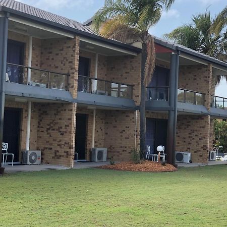 Bribie Waterways Motel Bongaree Buitenkant foto