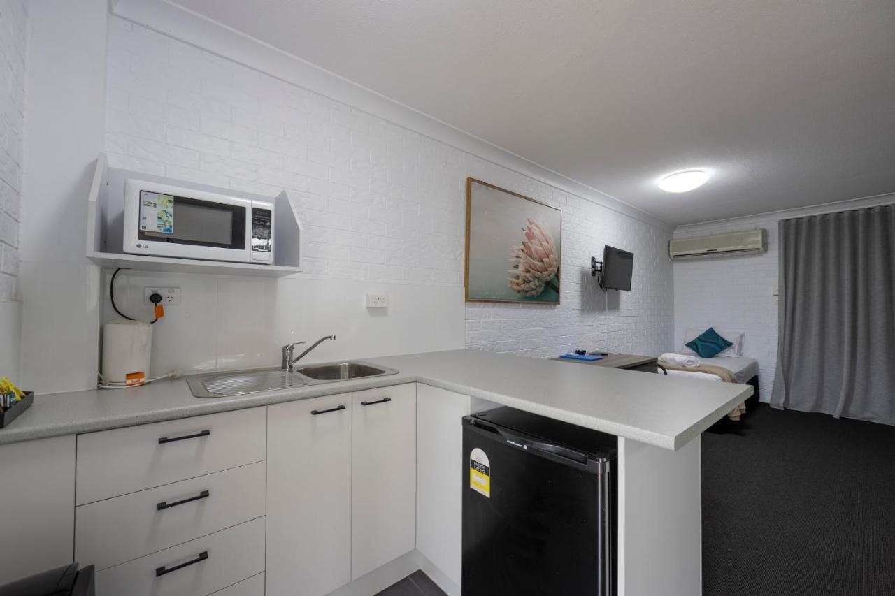 Bribie Waterways Motel Bongaree Buitenkant foto
