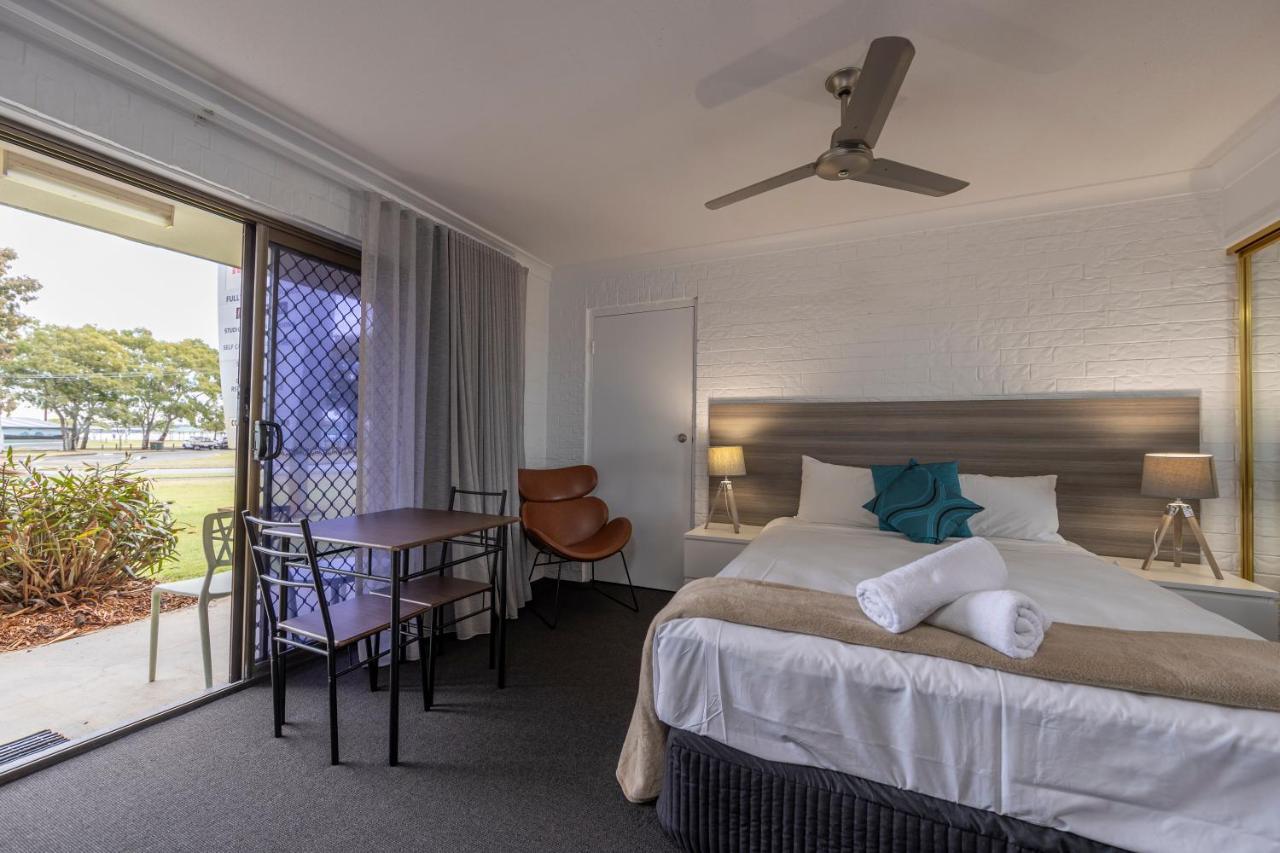 Bribie Waterways Motel Bongaree Buitenkant foto