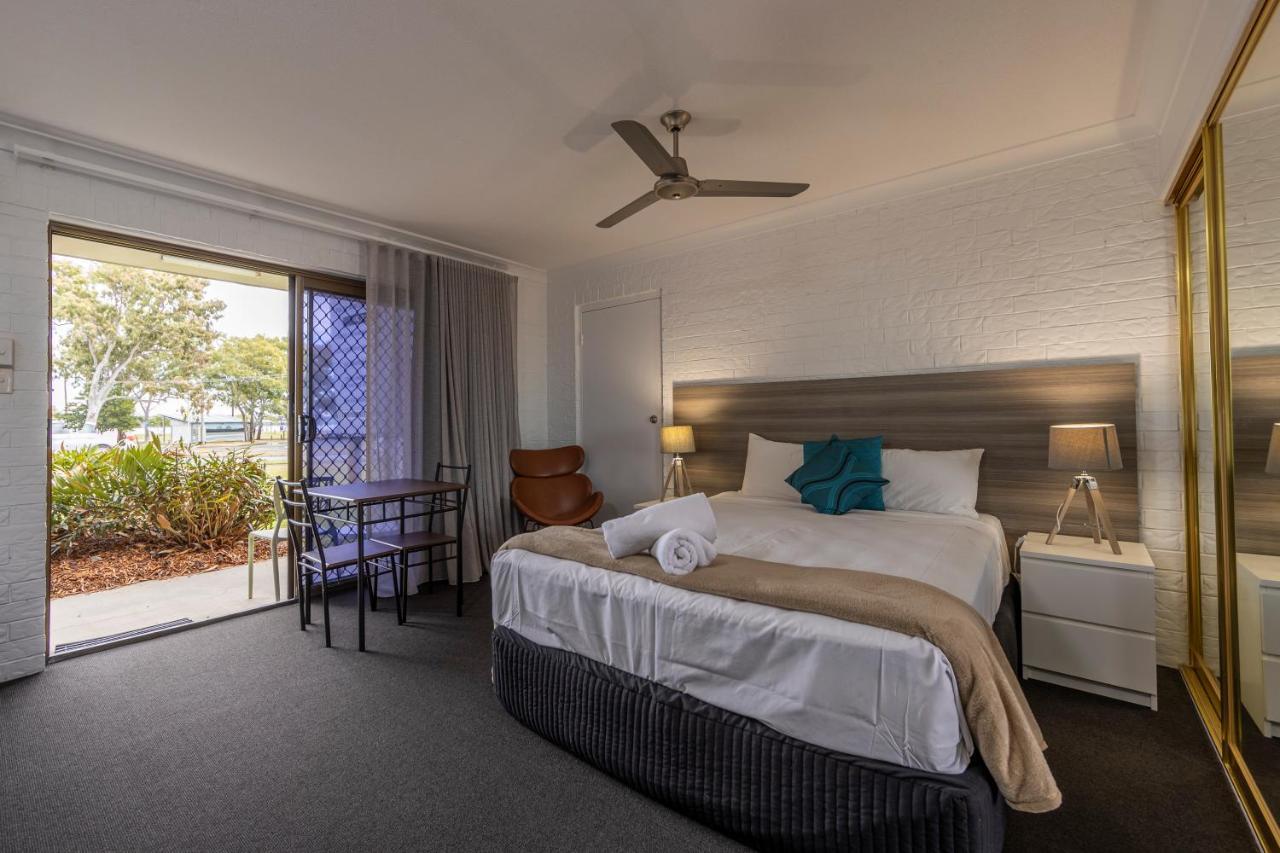 Bribie Waterways Motel Bongaree Buitenkant foto