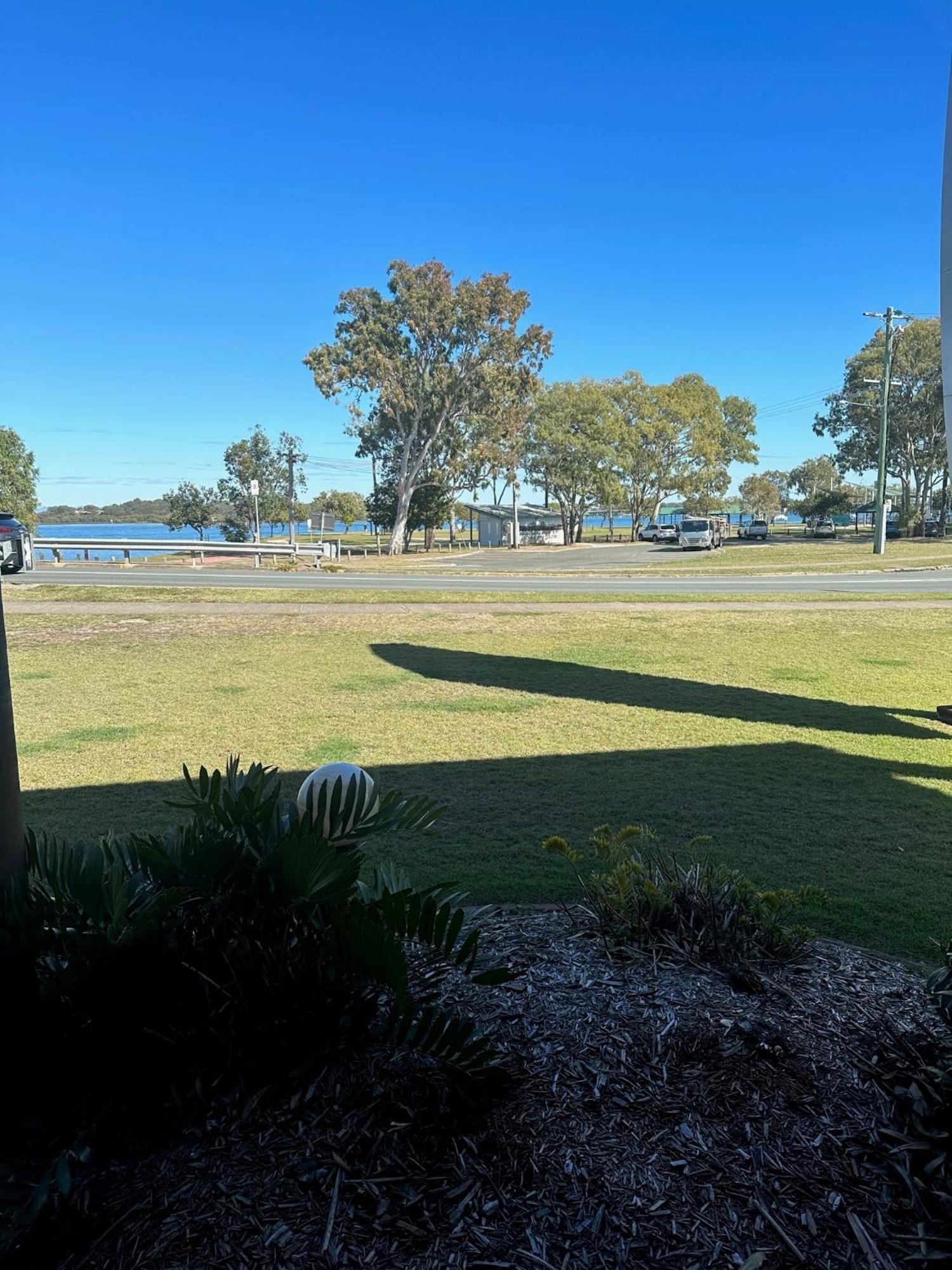 Bribie Waterways Motel Bongaree Buitenkant foto