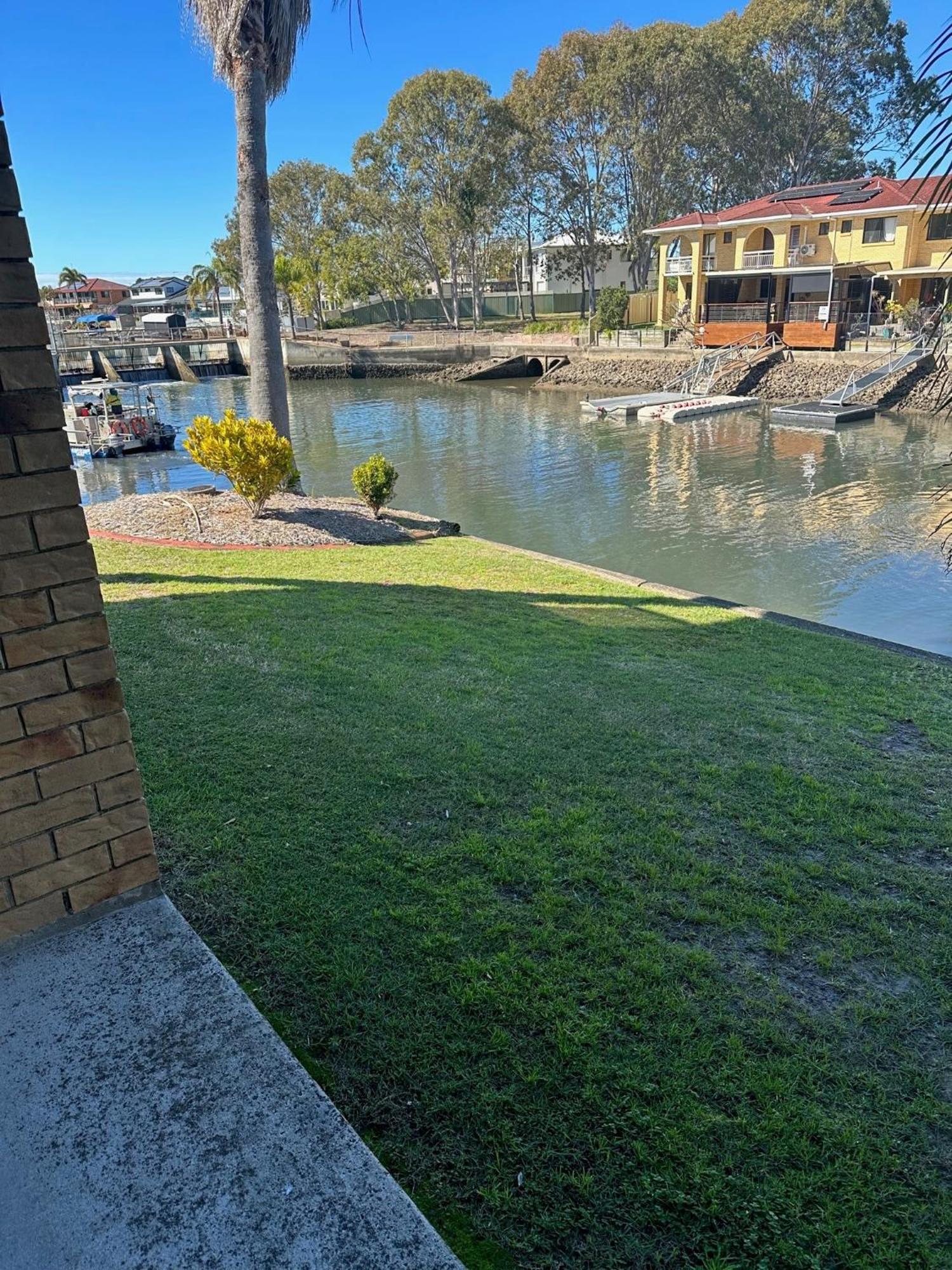Bribie Waterways Motel Bongaree Buitenkant foto
