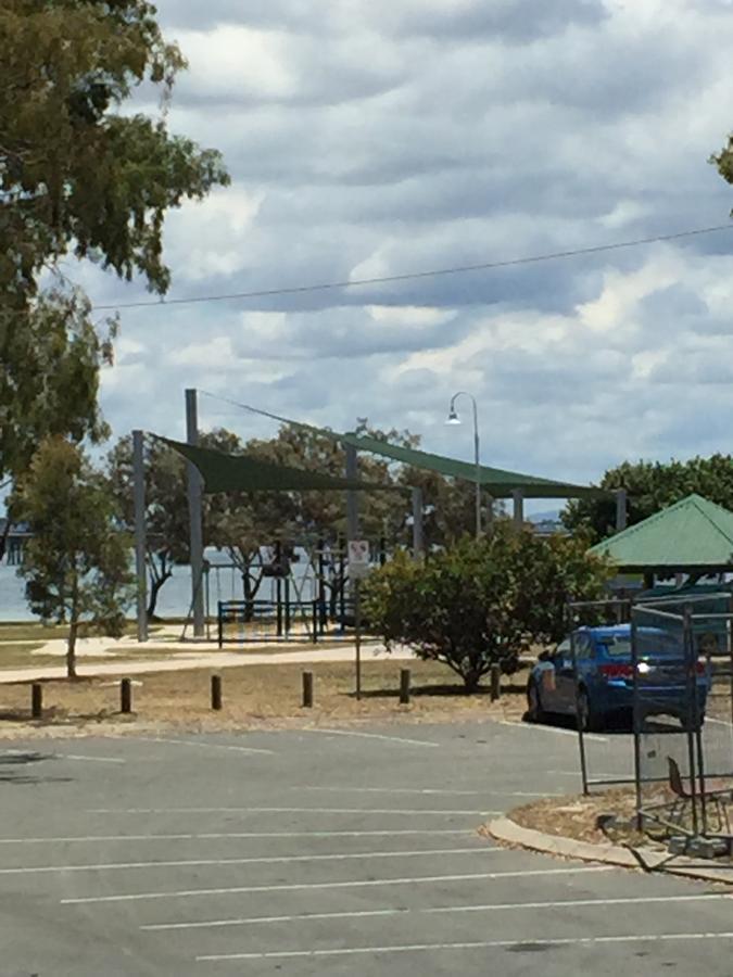 Bribie Waterways Motel Bongaree Buitenkant foto