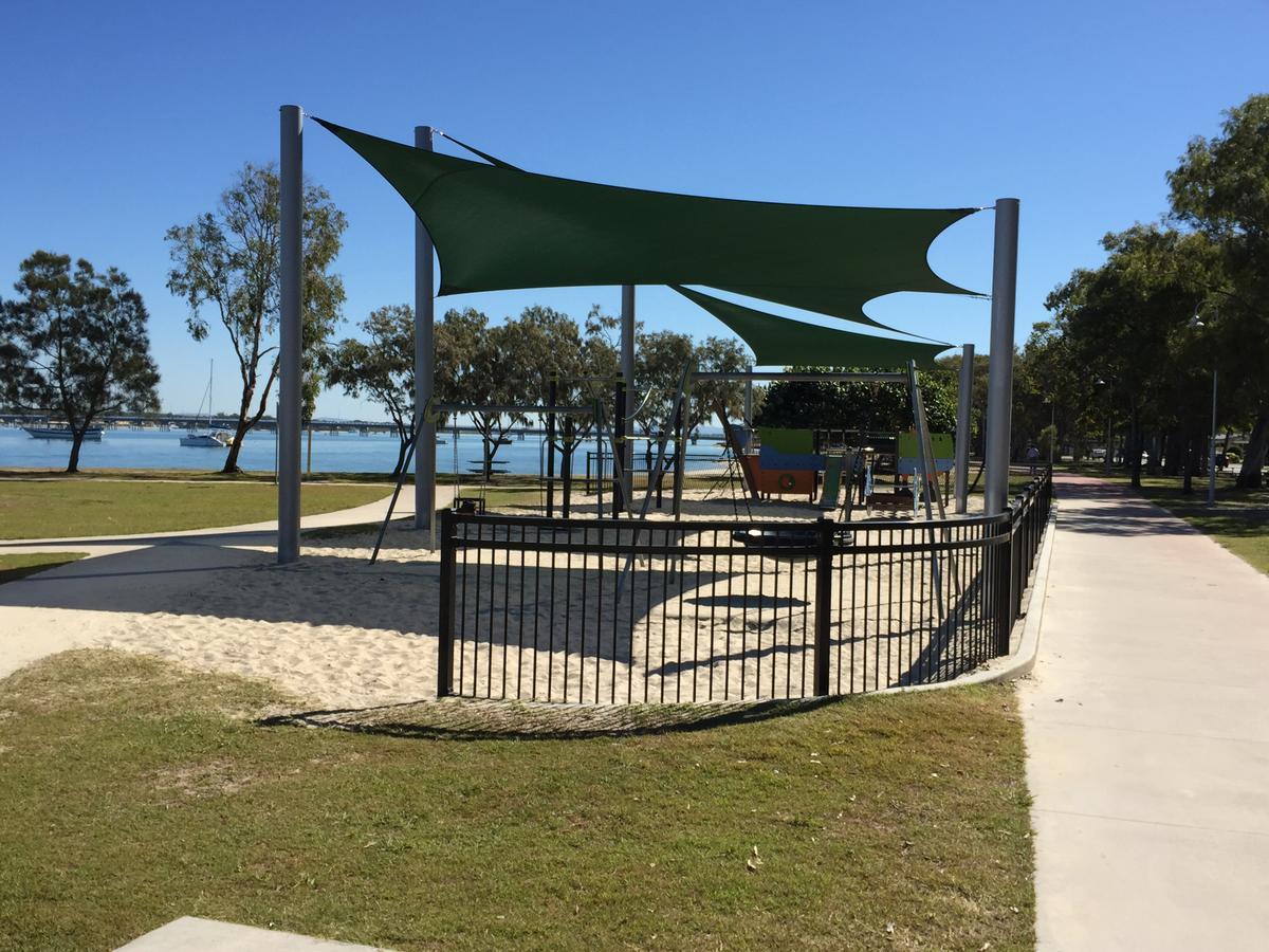 Bribie Waterways Motel Bongaree Buitenkant foto
