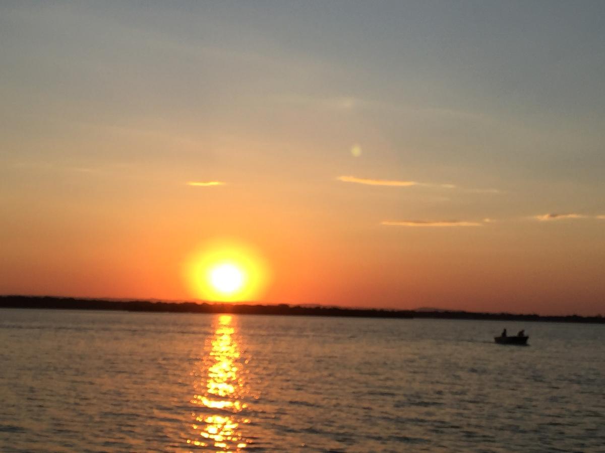Bribie Waterways Motel Bongaree Buitenkant foto